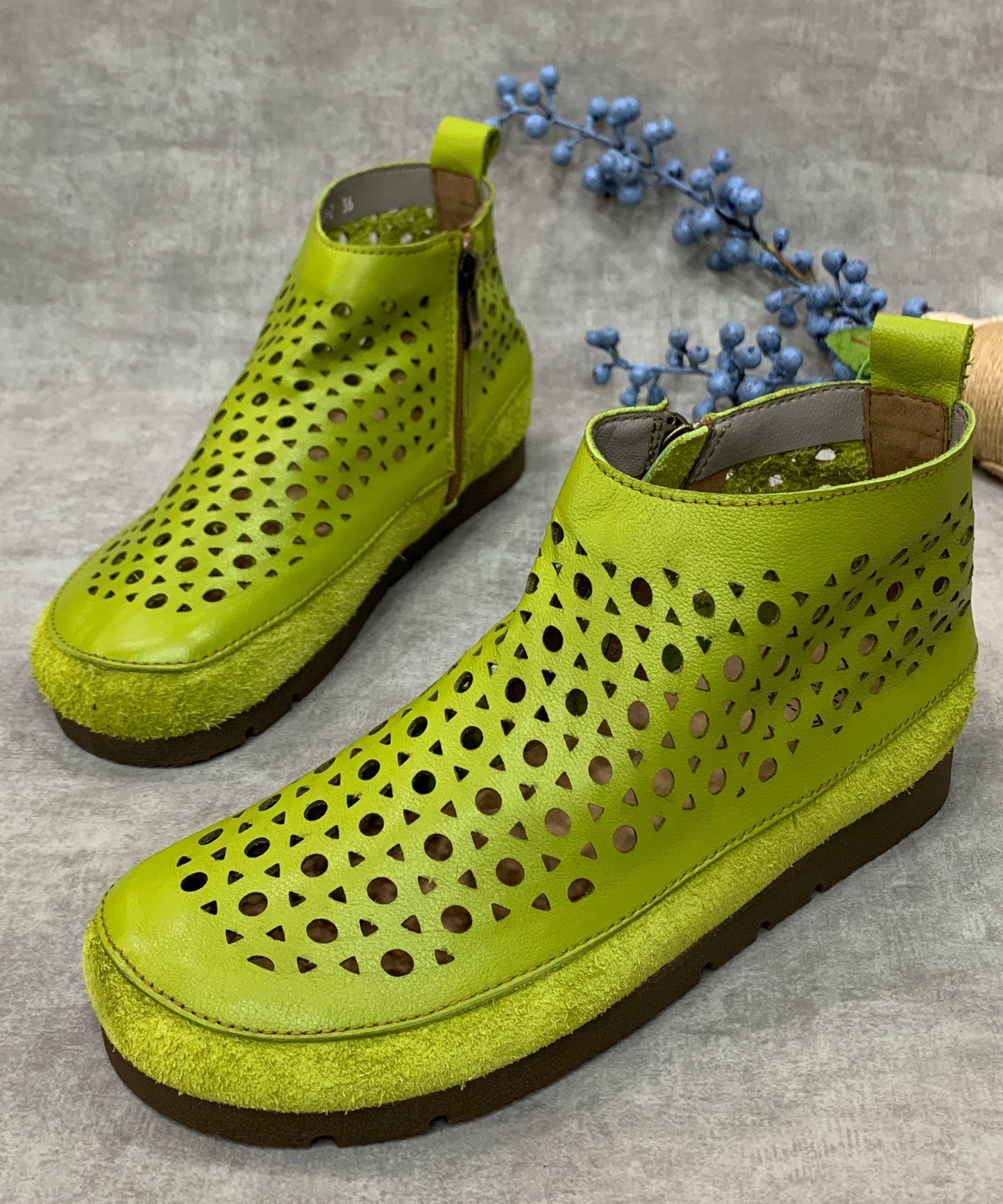 New Green Solid Hollow Out Genuine Leather Shoes For Flats