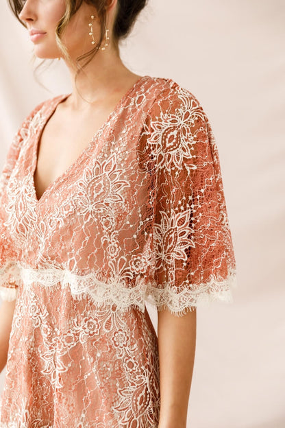 Caspar Batwing Lace Dress Rose/Beige