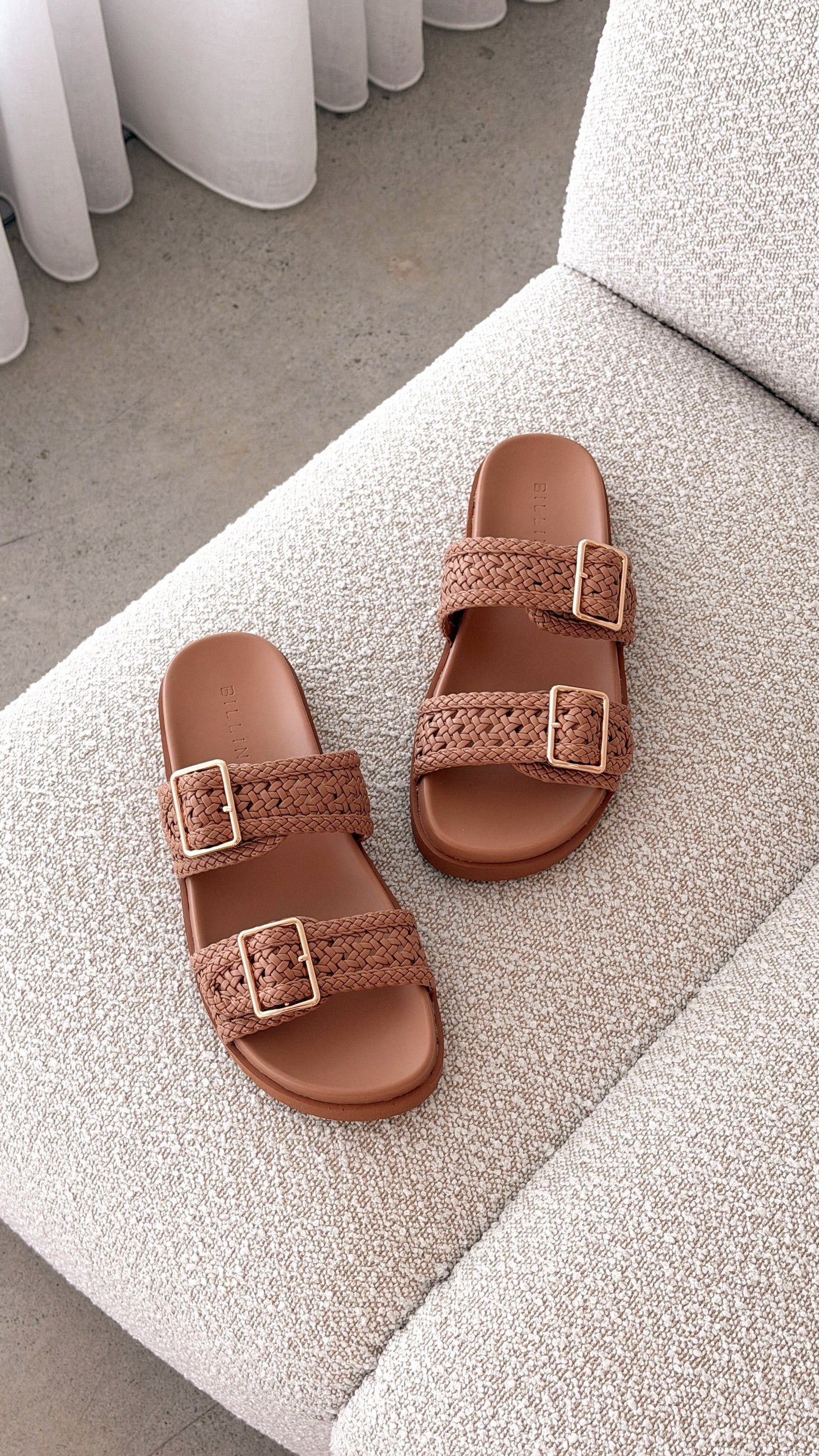 Aprila Slides - Peanut