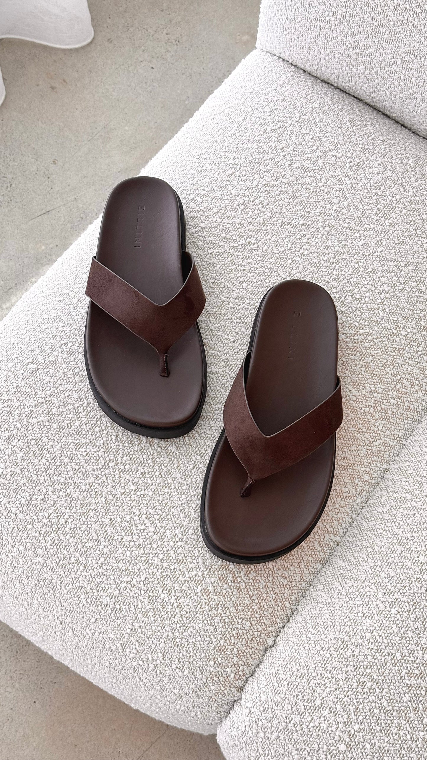 Aila Thong - Dark Cacao Suede