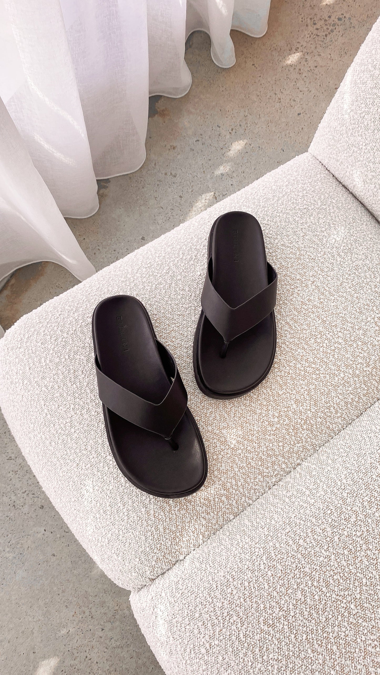 Aila Thong - Black