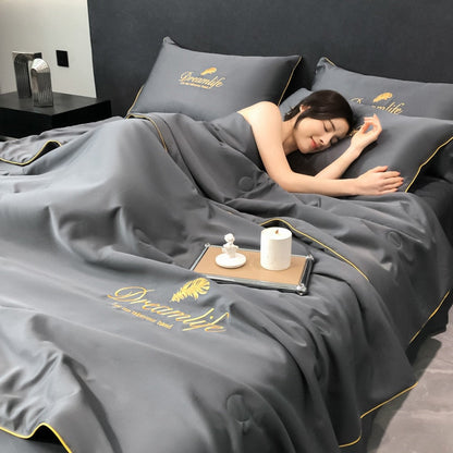 Fresh Green Summer Cool Blanket High-end Embroidery Quilting Queen Quilt Silky Breathable Ice Rayon Blankets Cooling Comforter