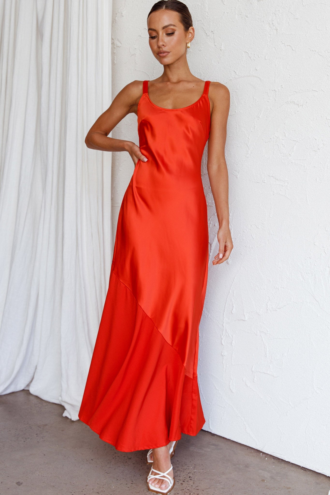 Front Row Scoop Neck Midi Dress Tangerine