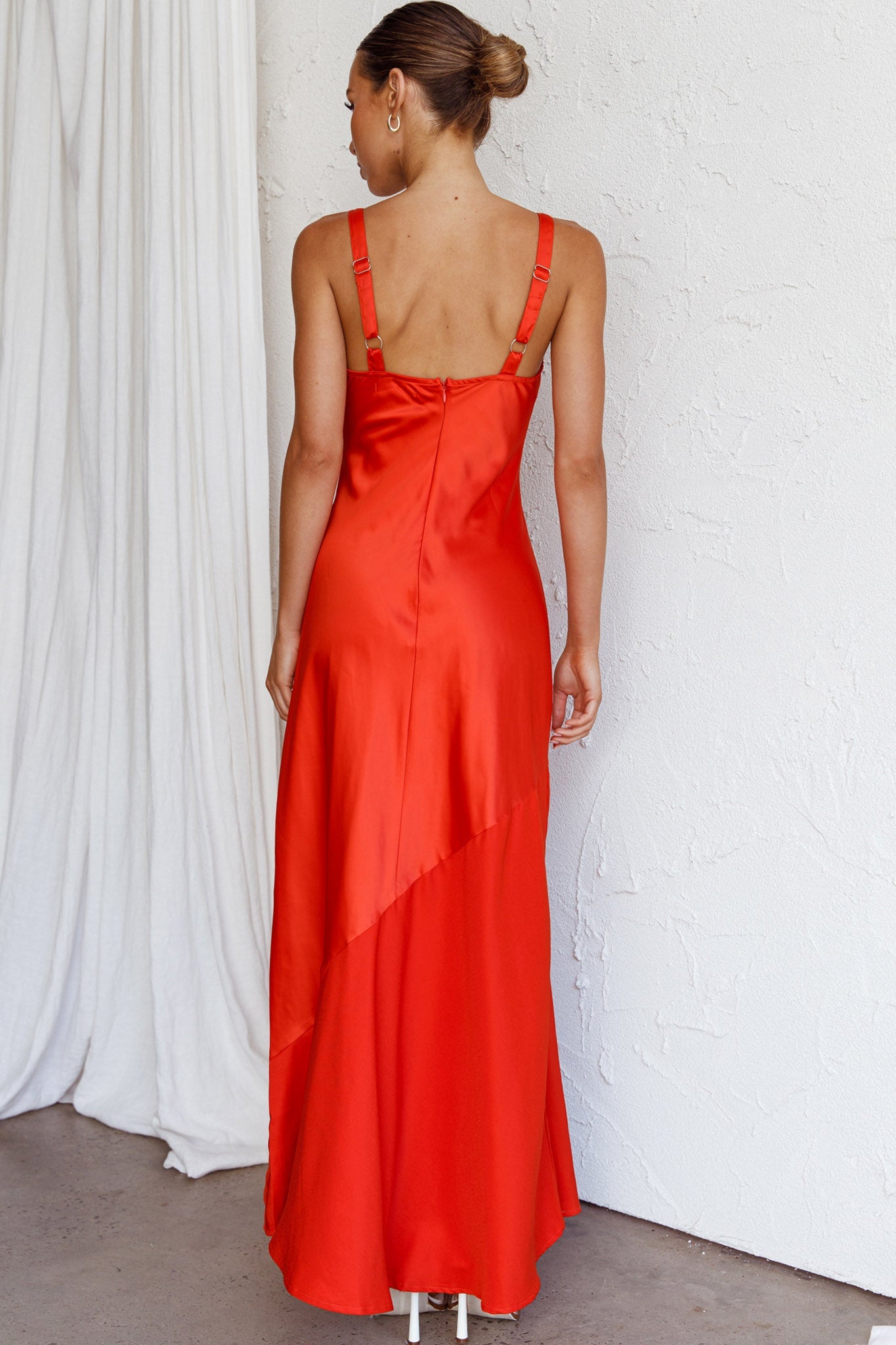 Front Row Scoop Neck Midi Dress Tangerine