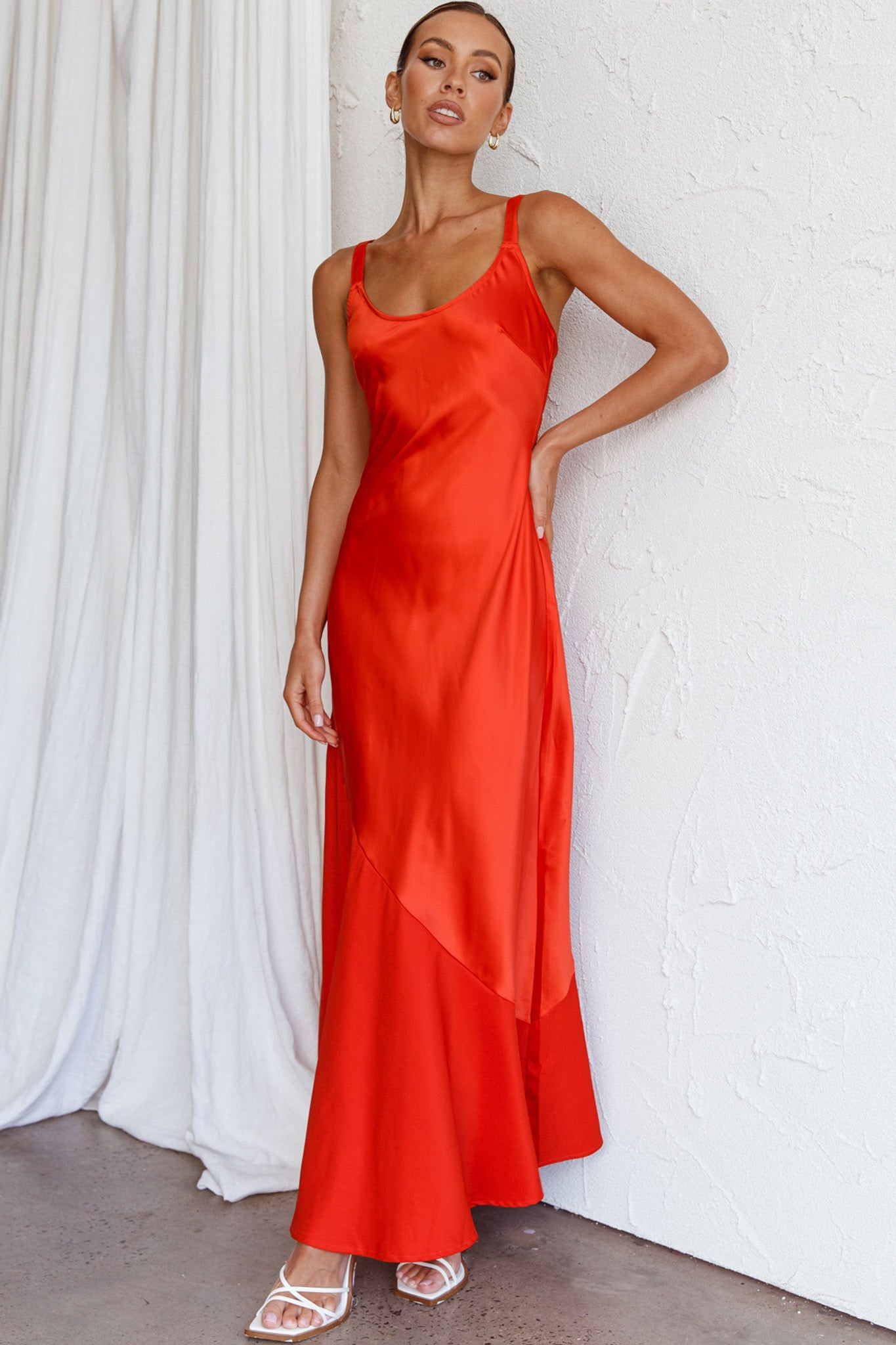 Front Row Scoop Neck Midi Dress Tangerine
