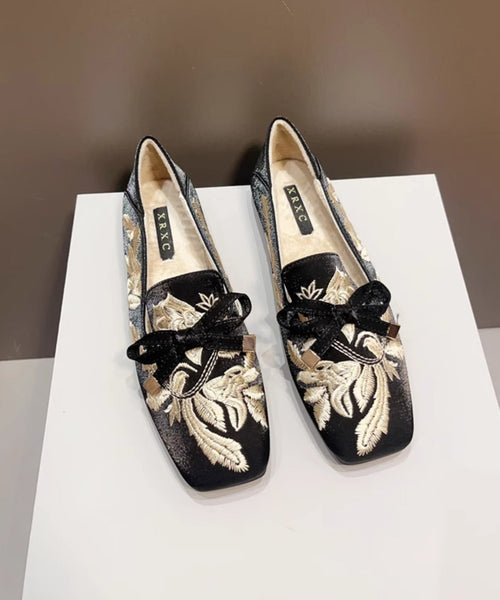 New Retro Black Embroidered Flat Feet Shoes Fuzzy Wool Lined
