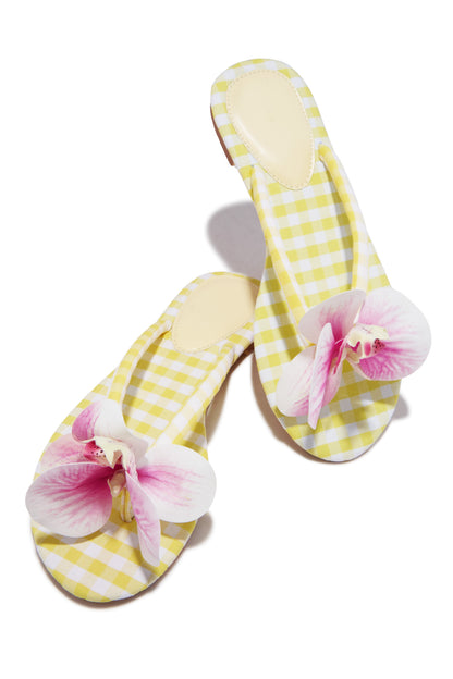 Isla Bonita Gingham Slip On Sandals - Yellow