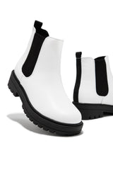 Nicolo Pull On Chelsea Boots - White